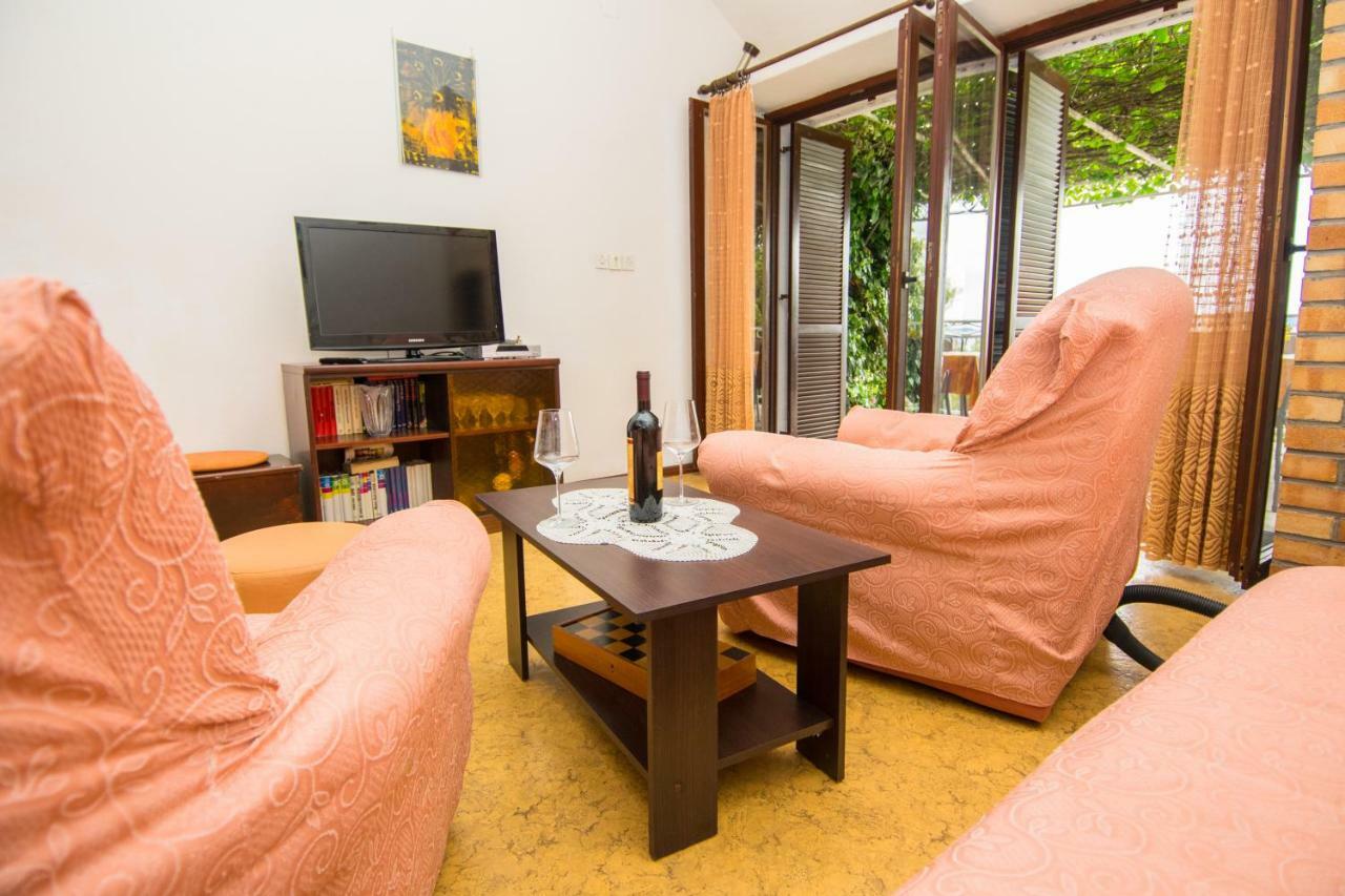 Vacation Home Mirjana Сегет Враница Екстериор снимка