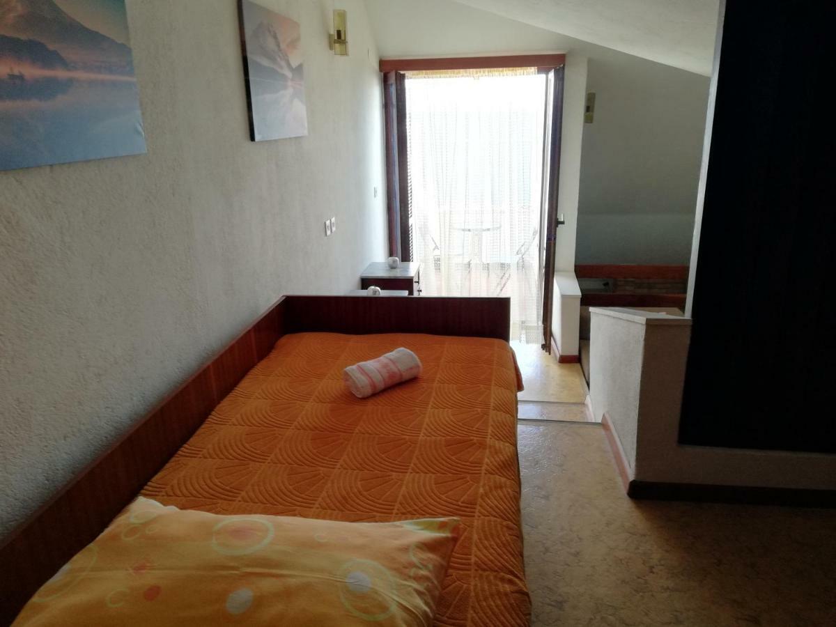 Vacation Home Mirjana Сегет Враница Екстериор снимка
