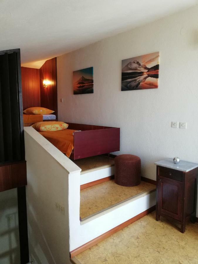 Vacation Home Mirjana Сегет Враница Екстериор снимка
